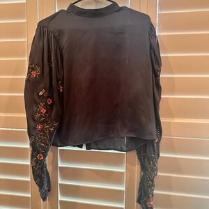 Brand new HM cropped back button top